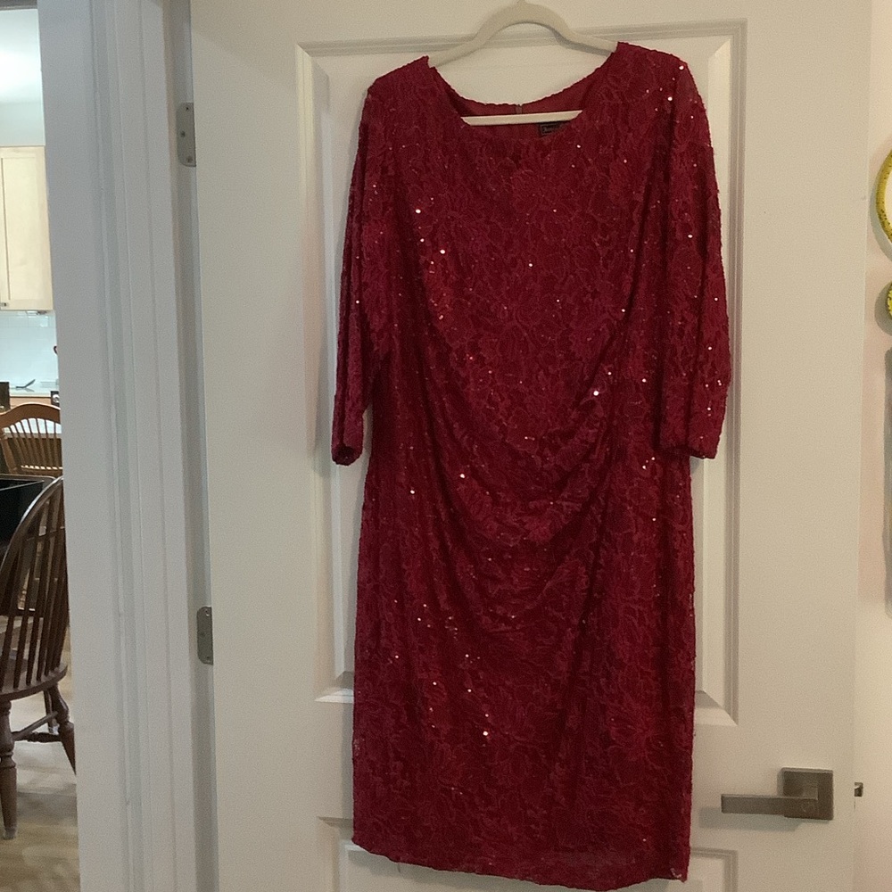 Jessica Howard Burgundy Sequin 3/4 Sleeve Dress